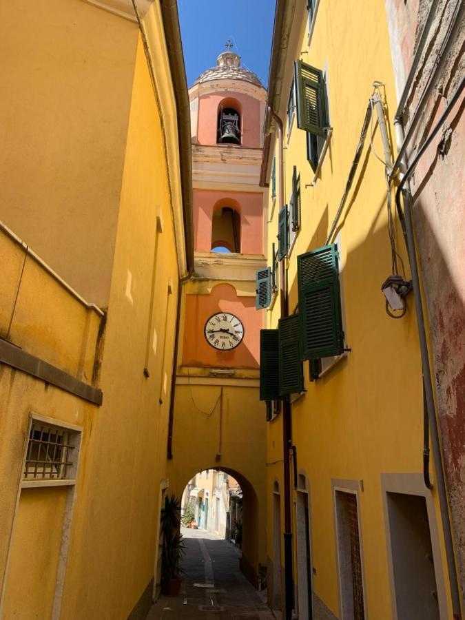 Appartamento La Serra Di Angela A Lerici Luaran gambar