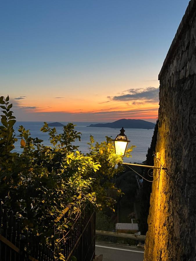 Appartamento La Serra Di Angela A Lerici Luaran gambar